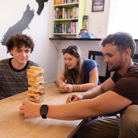 Haka House Taupo Hostel Екстериор снимка