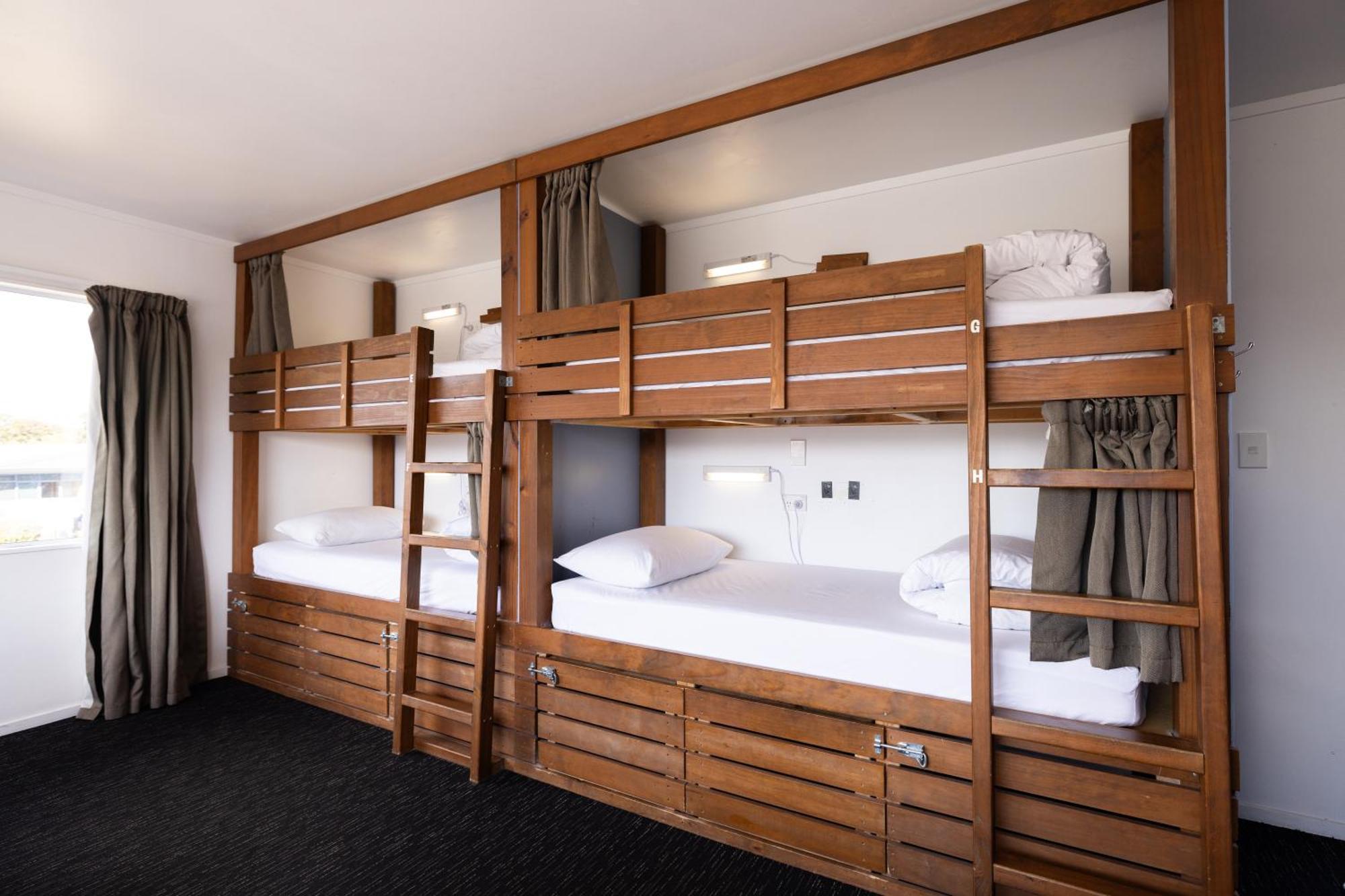 Haka House Taupo Hostel Екстериор снимка