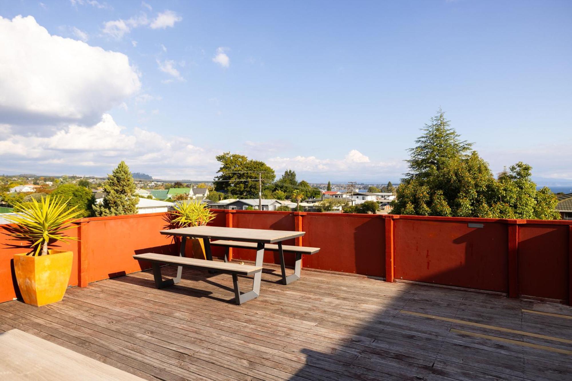 Haka House Taupo Hostel Екстериор снимка