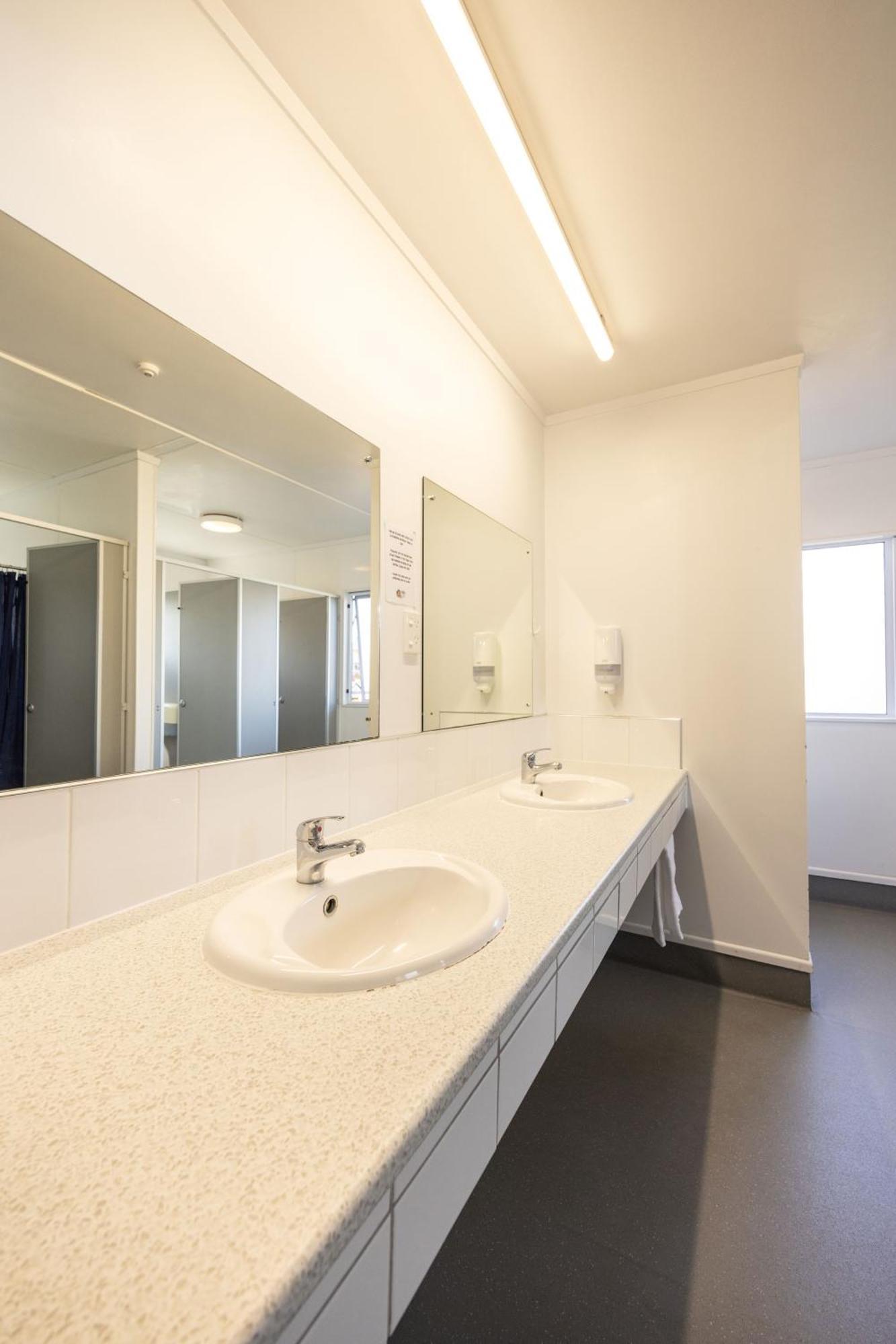 Haka House Taupo Hostel Екстериор снимка