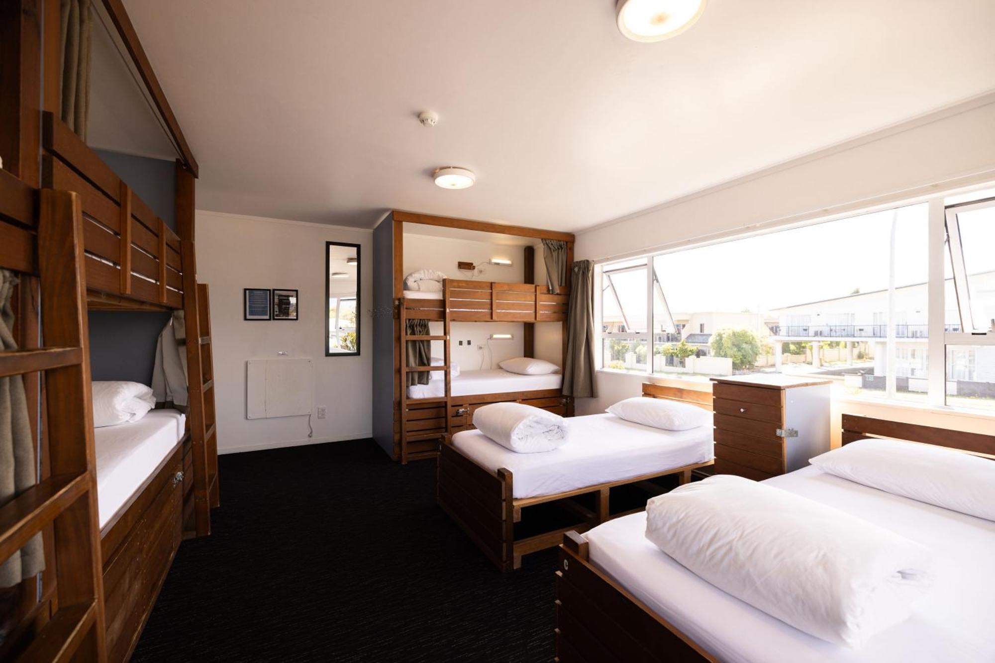 Haka House Taupo Hostel Екстериор снимка