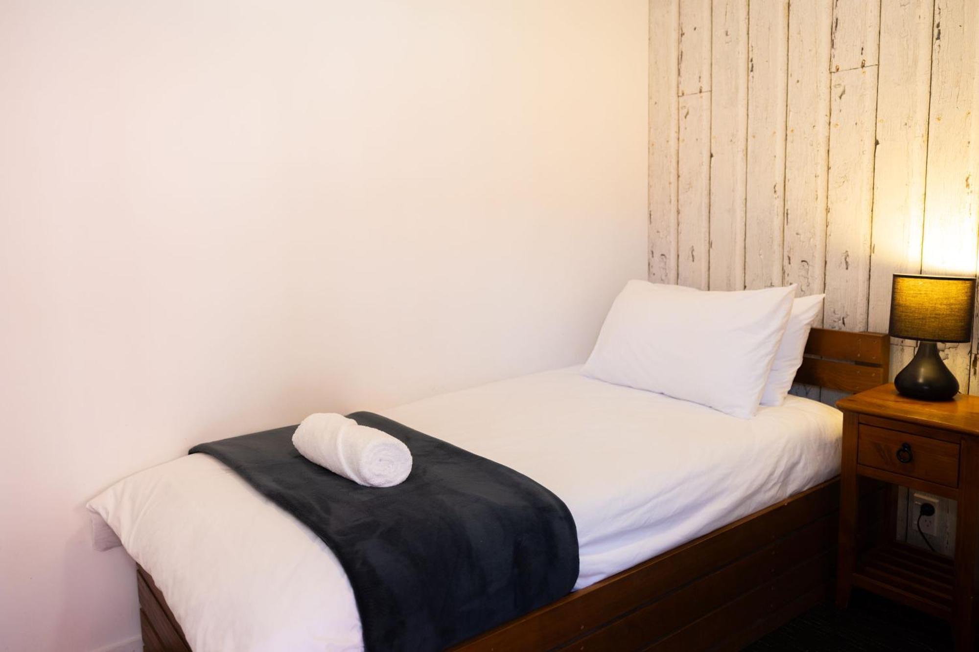 Haka House Taupo Hostel Екстериор снимка