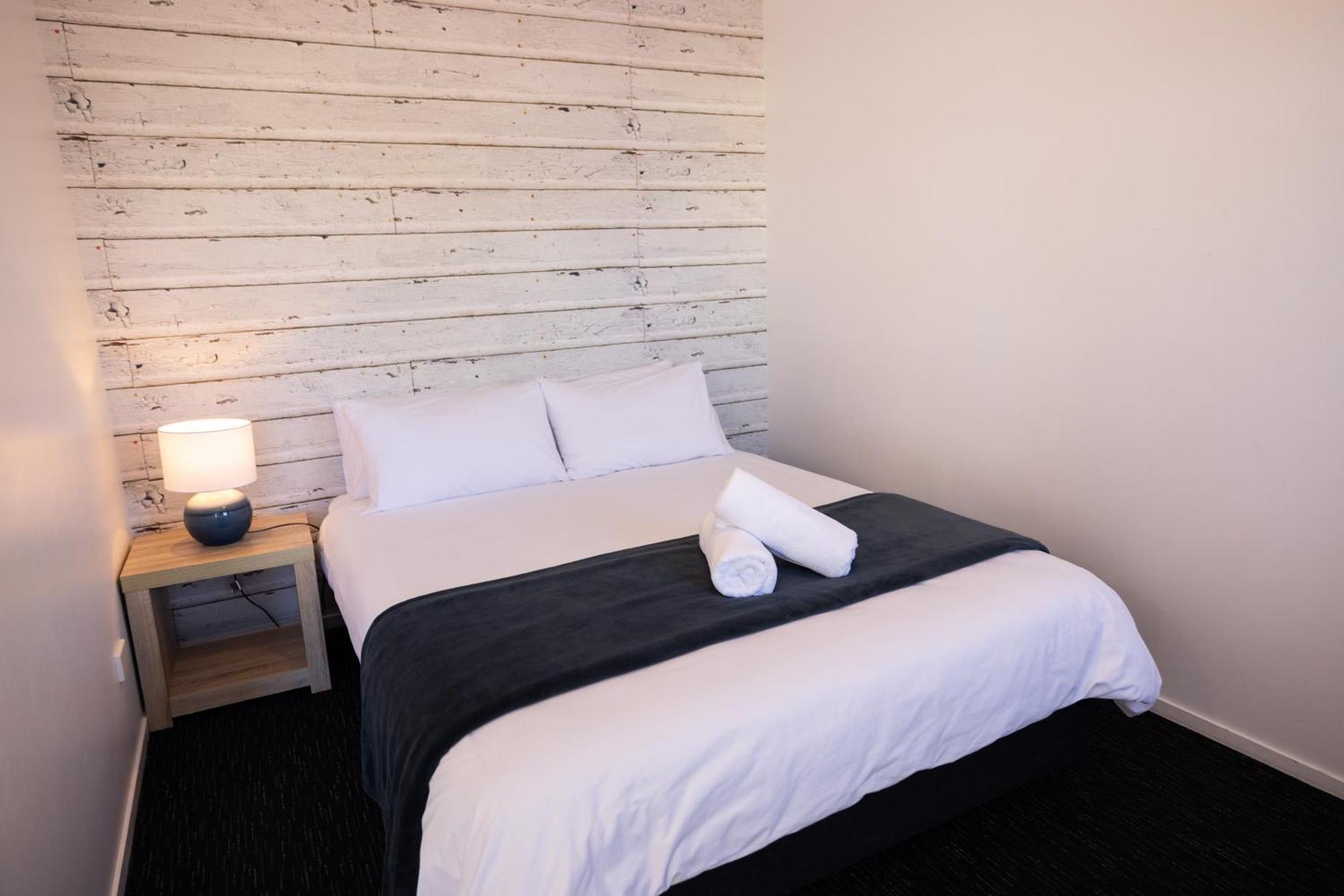 Haka House Taupo Hostel Екстериор снимка